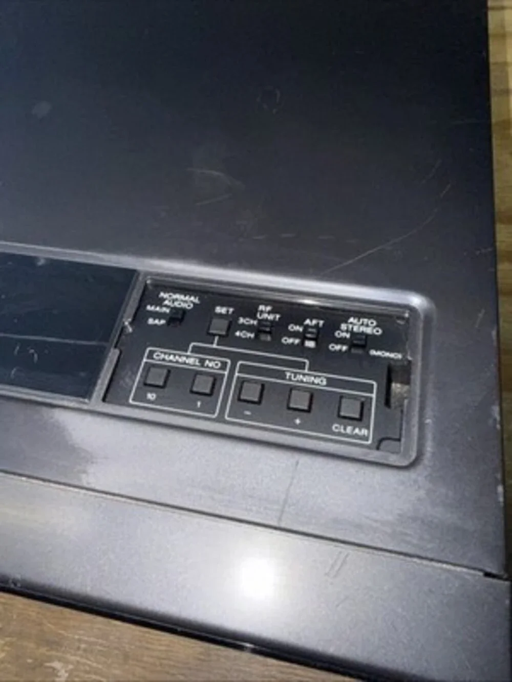 Sony SL-HF400 Betamax Super Beta Hi-Fi VCR Player RCA Video - POWERED ON - READ